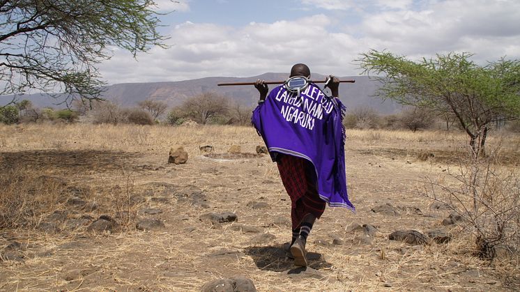 Massajer i Tanzania har testat HiNations solcellsladdare