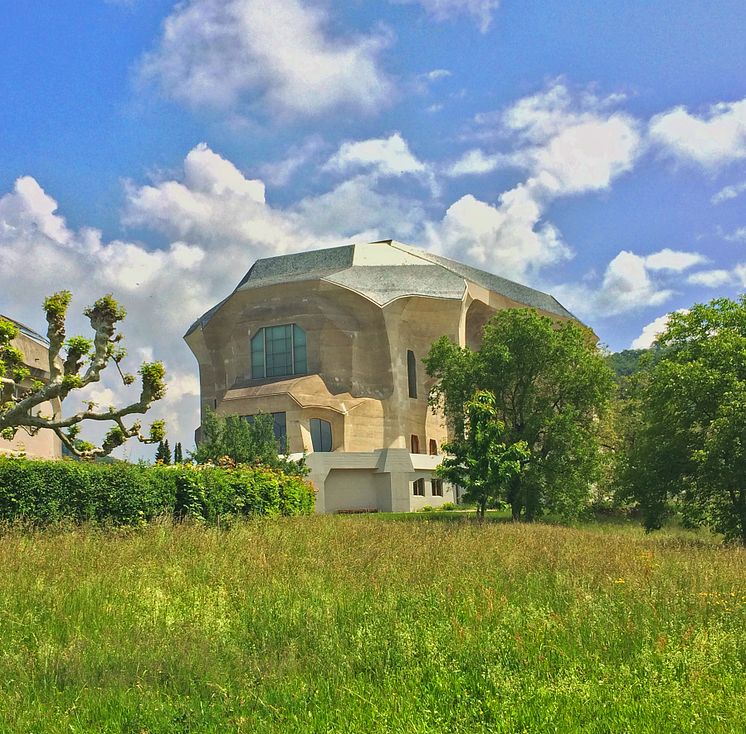 Goetheanum unter Wolken _ Sebastian Juengel