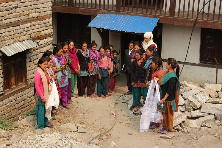 Flickorna på elevhemmet i Mangri. Foto Matilda Hector