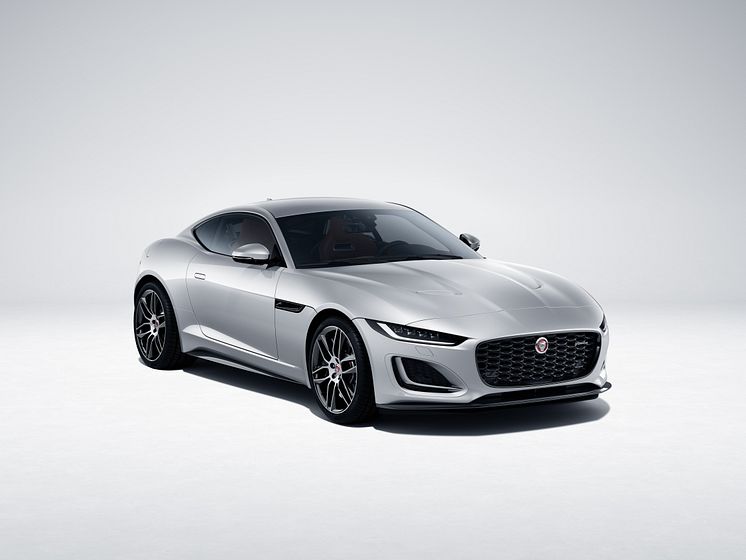 Jag_F-TYPE_22MY_P450_R-Dynamic_Coupe_Exterior_120421_001