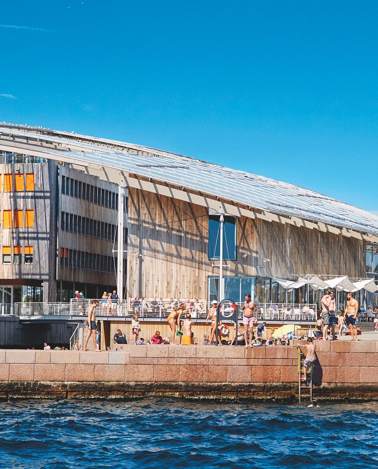 Astrup Fearnley Museum bathers 