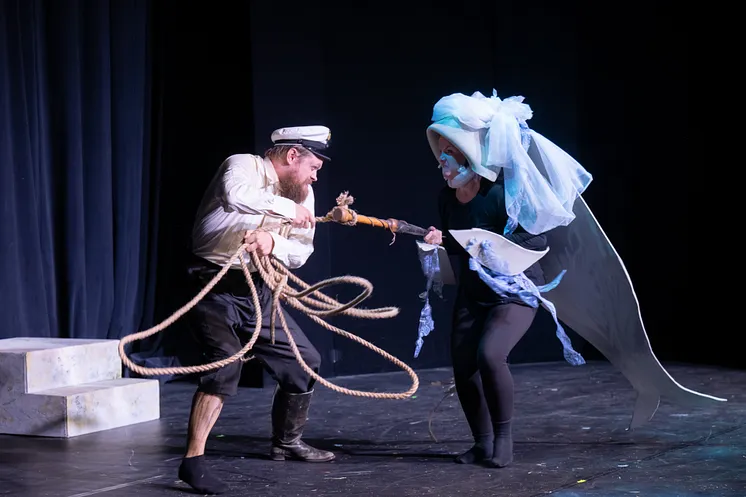 Demoskratti. Ett residens på Örebro Teater av Humorgruppen Gillet. 2026