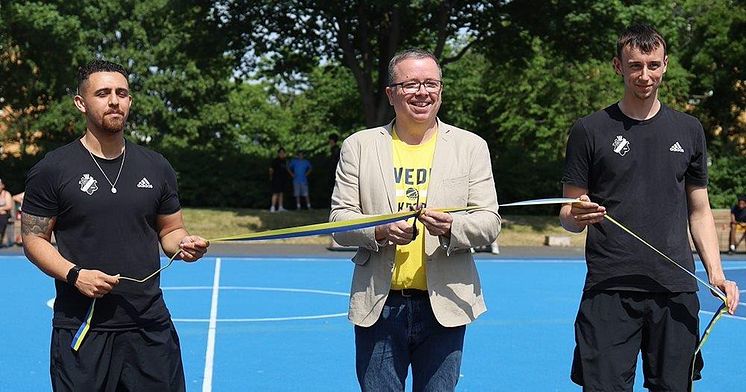 Jimmy Blomqvist Larsson, styrelseordförande Signalisten inviger ny basketplan i Hagalund_1000px