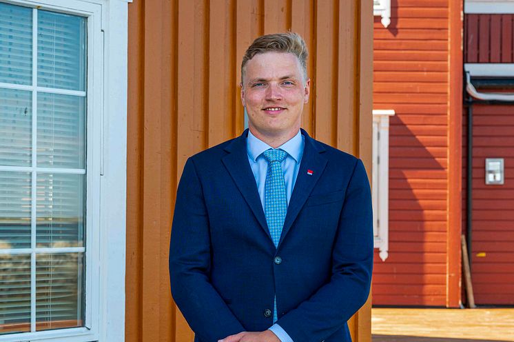 Magnus Kalvøy - Hotelldirektør Henningsvær Bryggehotell & Villa Bryggekanten - Photo Angvik