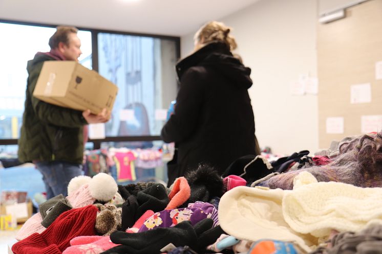 Studierende sammeln 1060 Euro mit Spendenflohmarkt für die Kinderherzhilfe