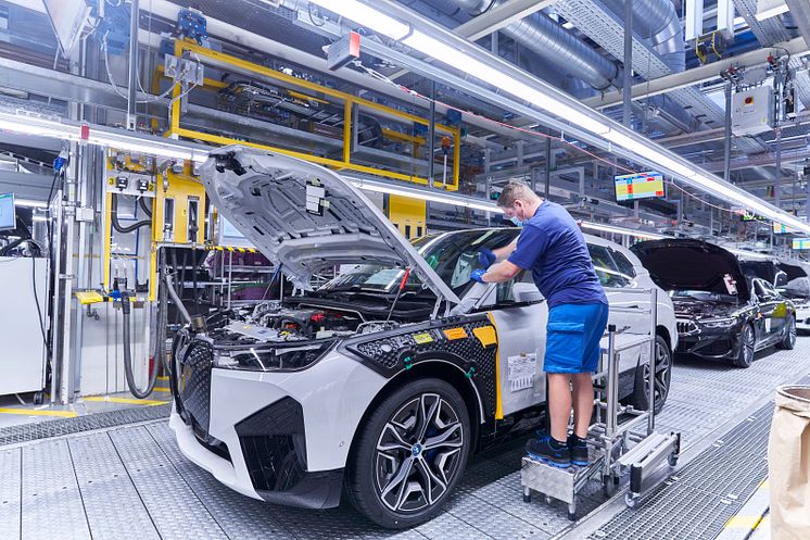 BMW iX i produksjon