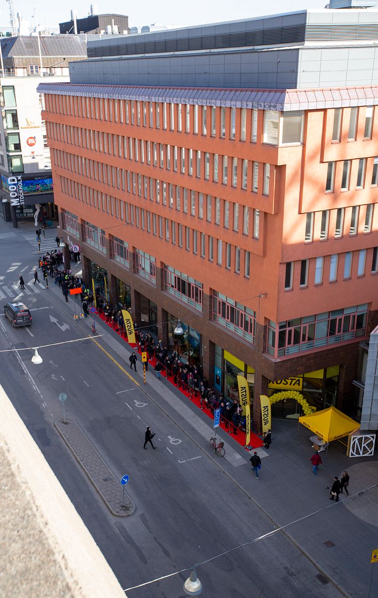 Rusta öppnar nytt varuhus mitt i Stockholm city