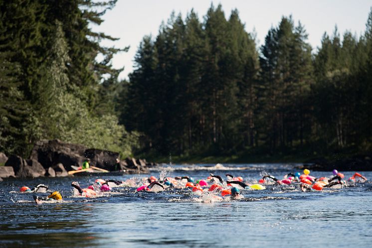 Simmare Vansbrosimningen safteybouy