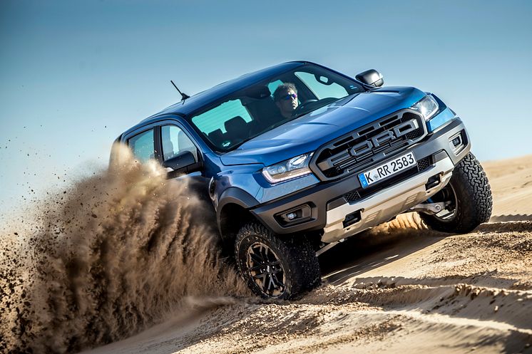 Raptor_Performance_Blue_053