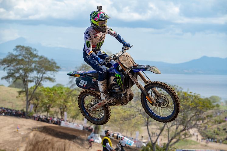 2022062703_005xx_MXGP_rd12_シーワー選手_4000