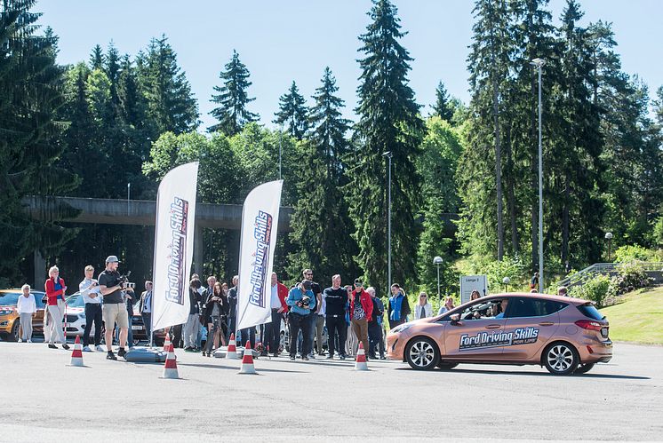 Fra pressekonferansen hvor Ford Motor Norge og forsikringsselskapet If lanserer et unikt opplæromgsprogram for unge sjåfører Ford Driving Skills for Life