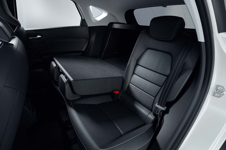 23MY_ASX_PHEV_Instyle_Overview_rear_seats_1