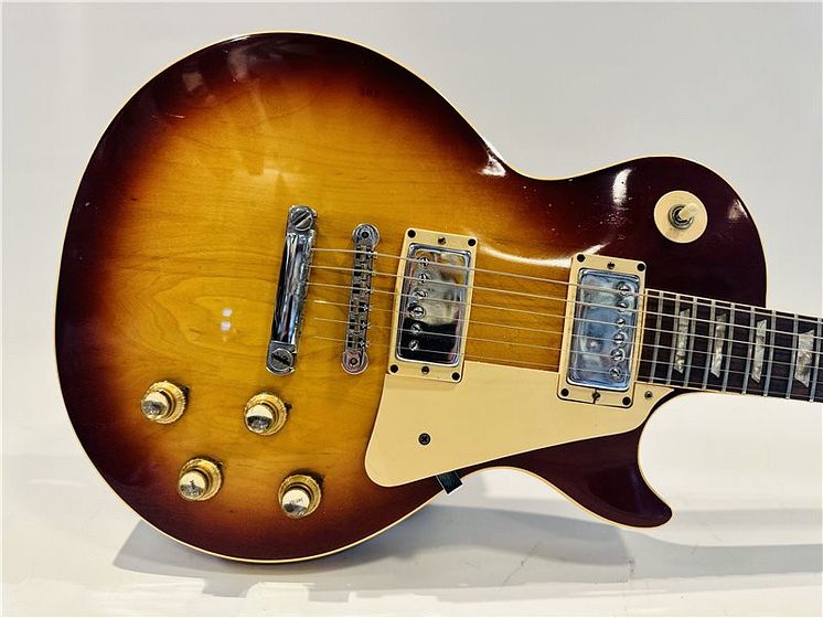 GibsonLesPaul.jpg