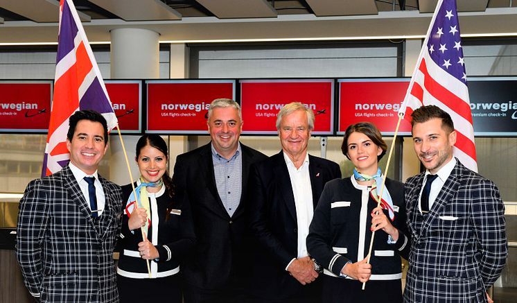Norwegian CEO Bjorn Kjos and Gatwick Airport CEO Stewart Wingate with cabin crew