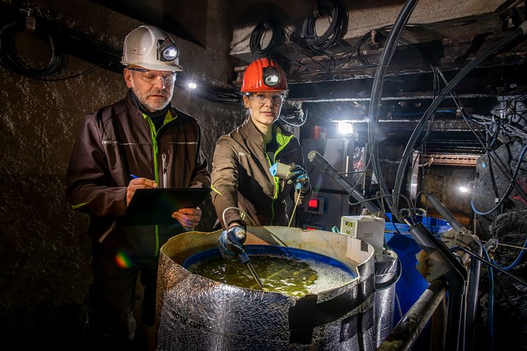 I et forskningsprojekt støttet af Audi Environmental Foundation udvindes ressourcer miljøvenligt og bæredygtigt ved hjælp af membranteknologi under jorden.