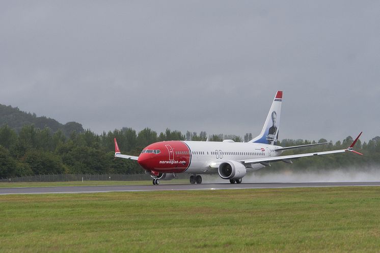 Boeing 737 MAX take-off roll