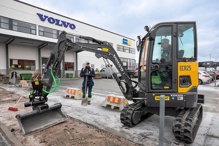 Volvo ECR25 Electric - laddstolpar i Uppsala