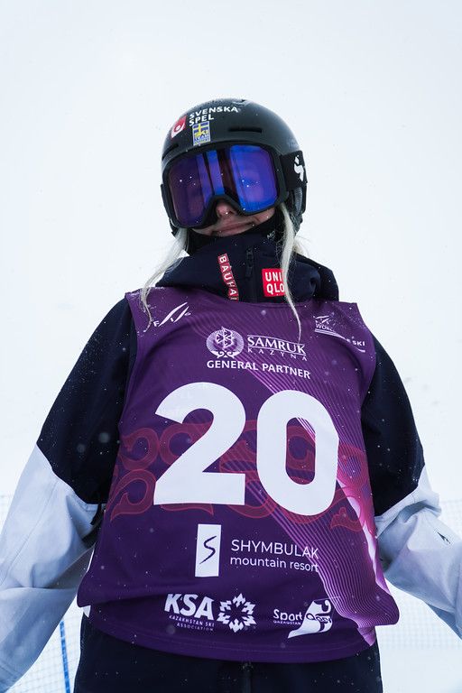 Nicolina Stenkula topp 16 på världscupen Kazakstan.jpg