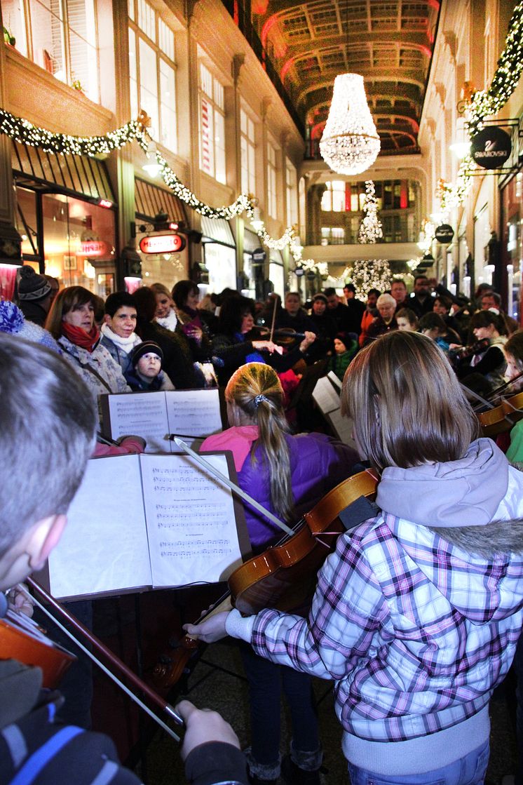 Der Bärenherz-Weihnachtsstand: Eine gelungene Veranstaltung in der Mädler-Passage