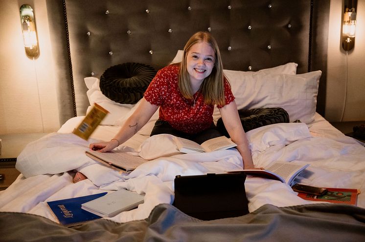 Bed and Study