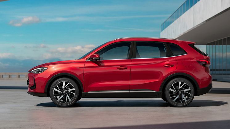 MG ZS Hybrid+ sivu.jpg