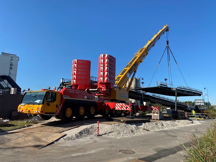 Rødby ferry berth 3 mobile crane_upper ramp