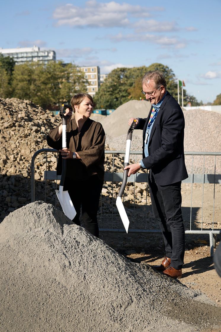 Katrin Stjernfeldt Jammeh, kommunstyrelsens ordförande, och Staffan Andersson, vice VD Skanska Sverige