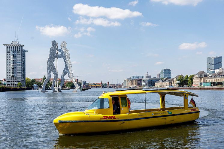 solar-boat-berlin.jpg