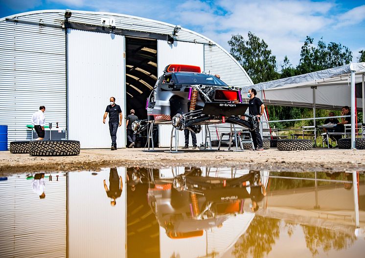 Audi RS Q e-tron (Dakar Rally)