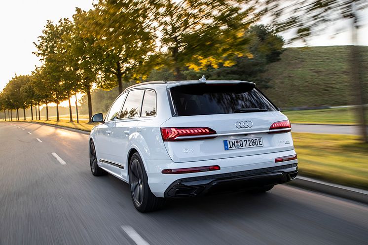 Audi Q7 TFSI e quattro (PHEV)