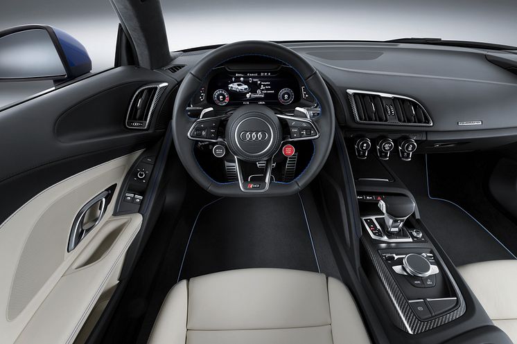 Audi R8 cockpit