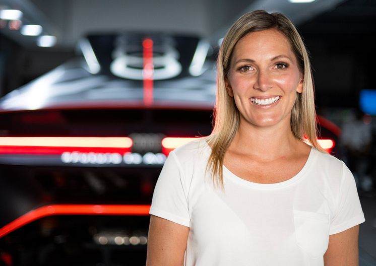 Molly Pettit presenterar Audi RS Q e-tron den 23 juli kl.13.00..jpeg