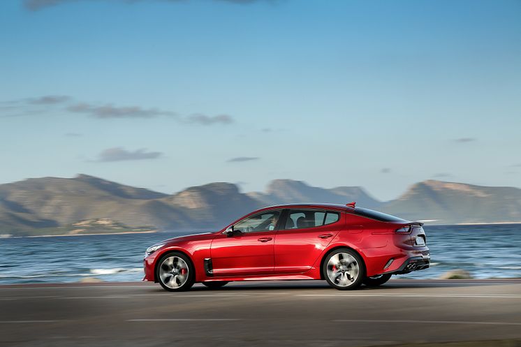 Kia Stinger_102