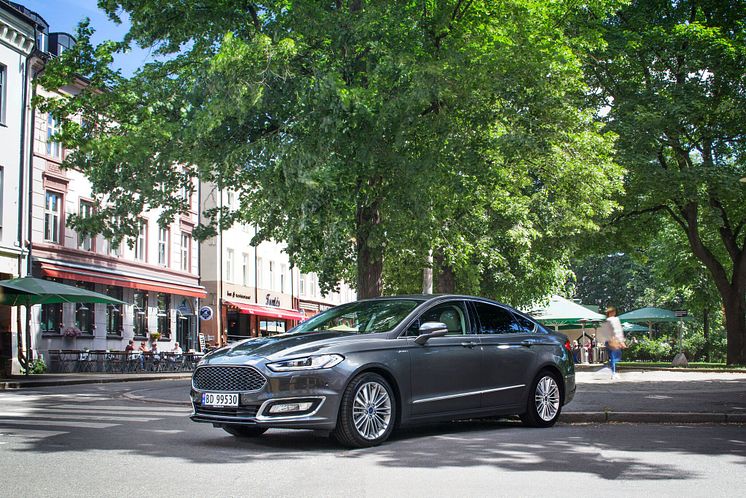 Ford Mondeo Hybrid