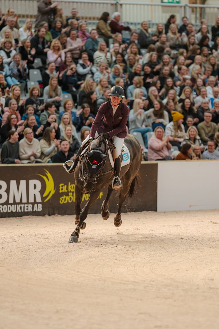 Emma Emanuelsson - Canbella Blue PS, - Jump Club Ridsportförening