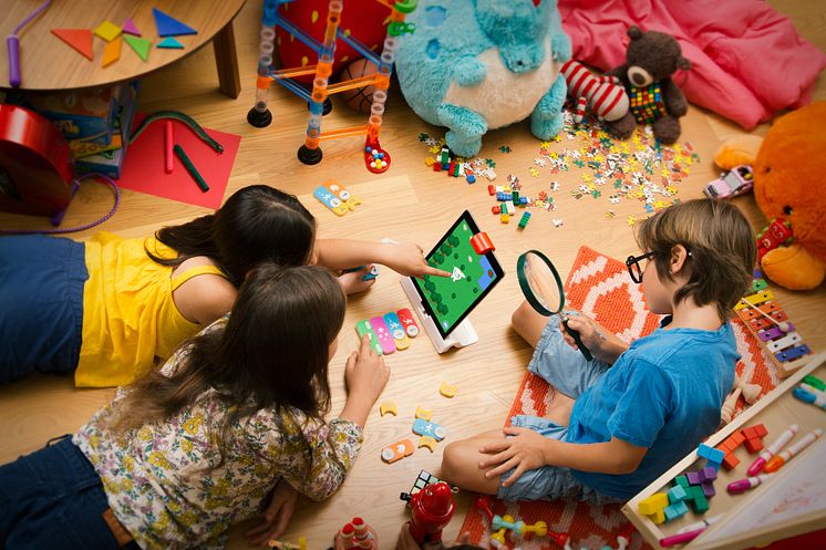 Osmo-Coding-Group-Messy-Floor.jpg