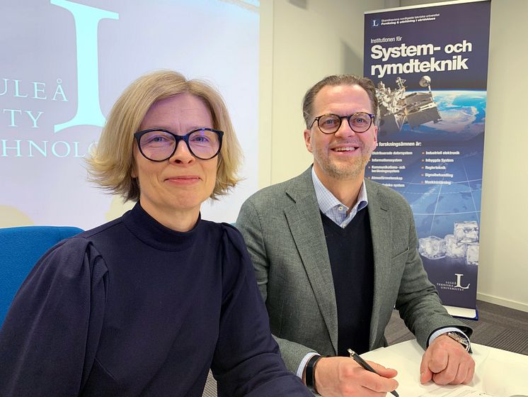 Birgitta Bergvall-Kåreborn, rektor vid Luleå tekniska universitet och Jonas Albertsson, chef för Epirocs division för teknisk utveckling, Rocktec.