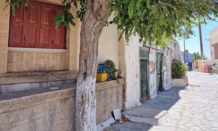 street-aperi-othos-karpathos-greece-tui