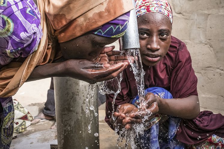 Barn i Tsjad - rent vann