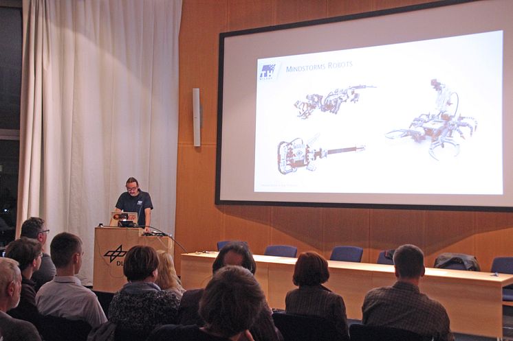6. Schüler-Ingenieur-Akademie Robotool gestartet: neues „Weltraumexperiment“ gemeinsam mit dem DLR Berlin