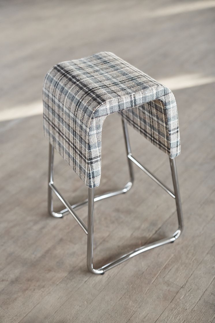 MATERIA Plint bar stool side