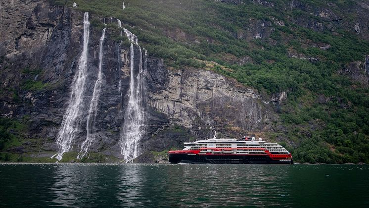 MS Fridtjof Nansen 02 Foto Andrea Klaussner Hurtigruten Expeditions.JPG