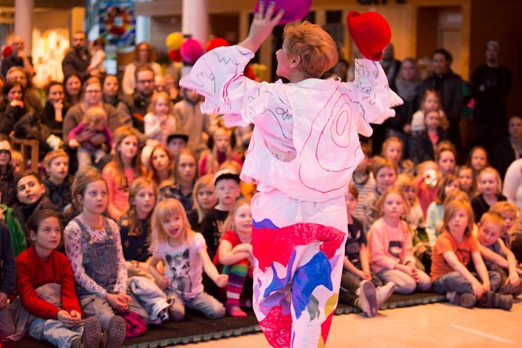 Cirkushoppet_fotoJesperHammarlund_clown