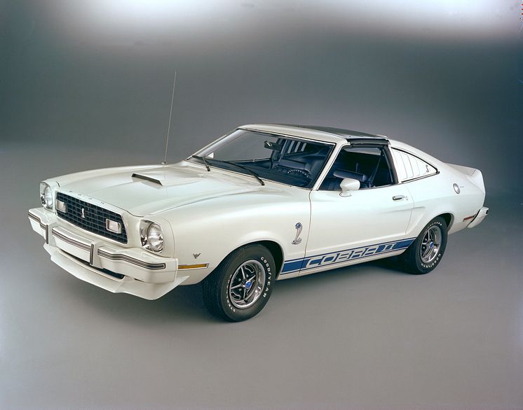 1976-Gen2_Ford_Mustang_II_cobra.jpg