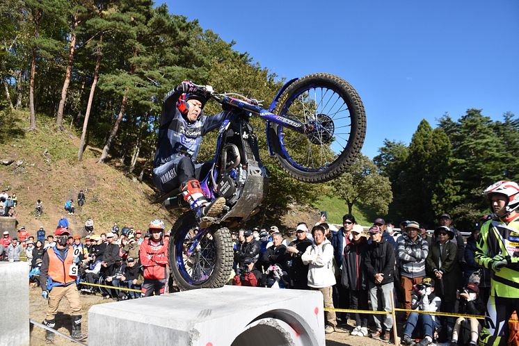 2023102302_011xx_JTR_Rd7_野崎選手_4000