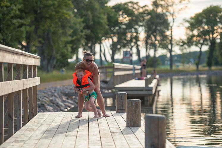 Brygghäng utmed Göta kanal