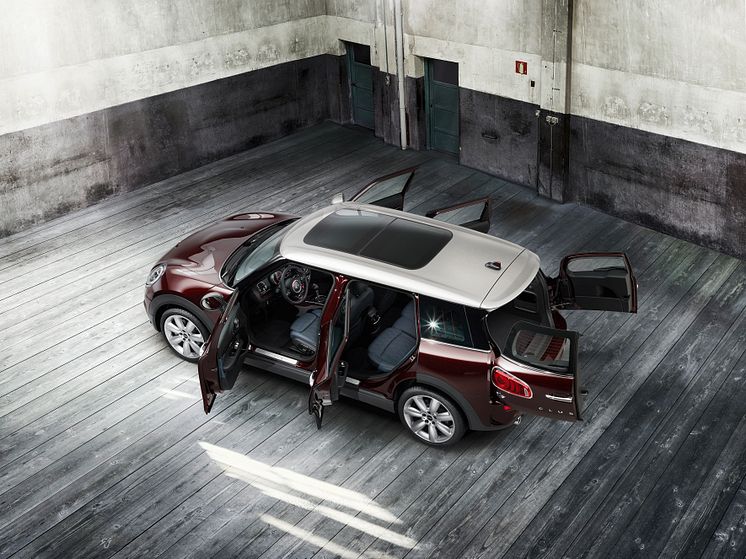 MINI Clubman i farven Pure Burgundy