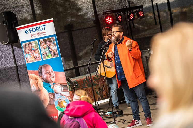 Klaus Sonstad med band under MiniUKA 2019