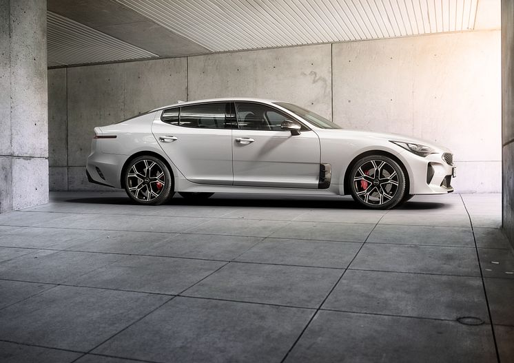 Kia Stinger - exterior 8