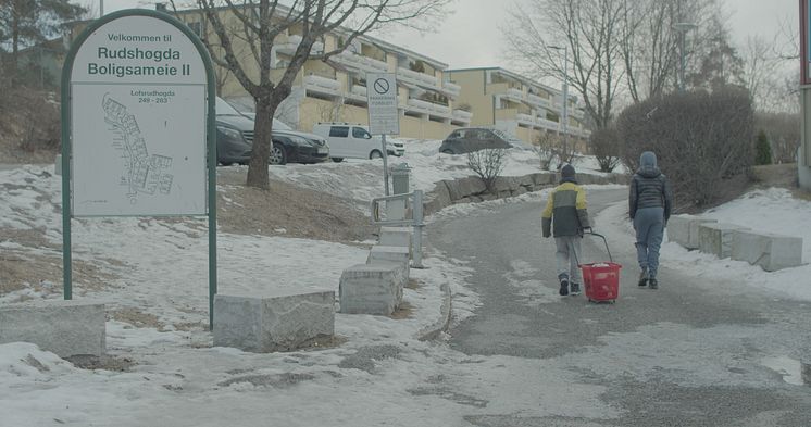 Still fra film, Mortensrudsteinen